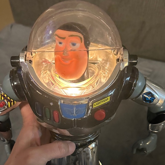 Intergalactic Buzz Lightyear- Disney Thinkway - Picture 10 of 13